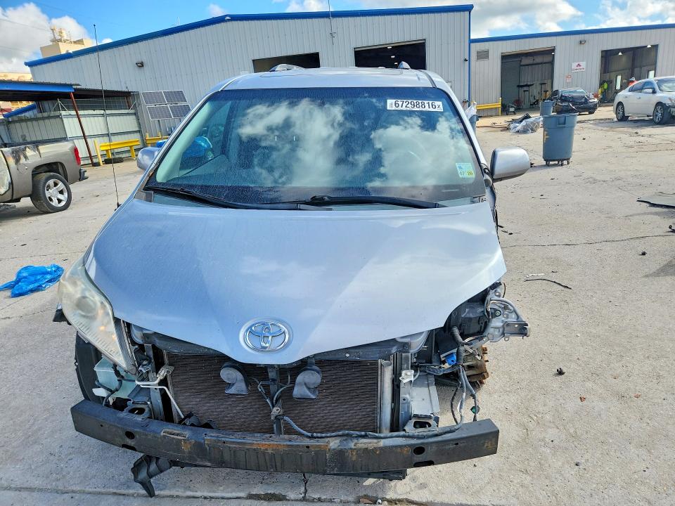 Foto 5 de la subasta – 2014 TOYOTA SIENNA con VIN 5TDYK3DCXES457308