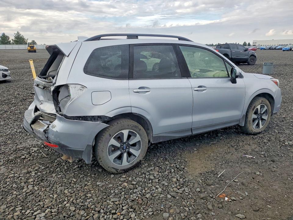 Photo 3 from auction – 2017 SUBARU FORESTER with VIN JF2SJAEC0HH509597