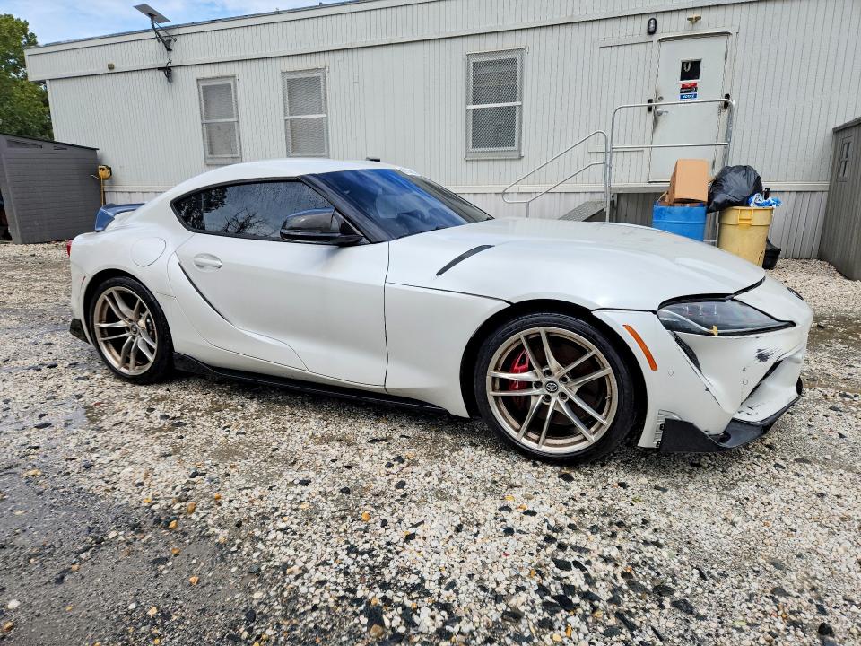 Photo 4 from auction – 2022 TOYOTA GR SUPRA with VIN WZ1DB0C09NW050134