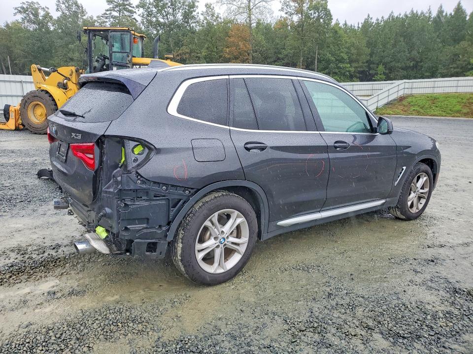 Фото 3 с аукциона – 2018 BMW X3 с VIN 5UXTR9C53JLD62498
