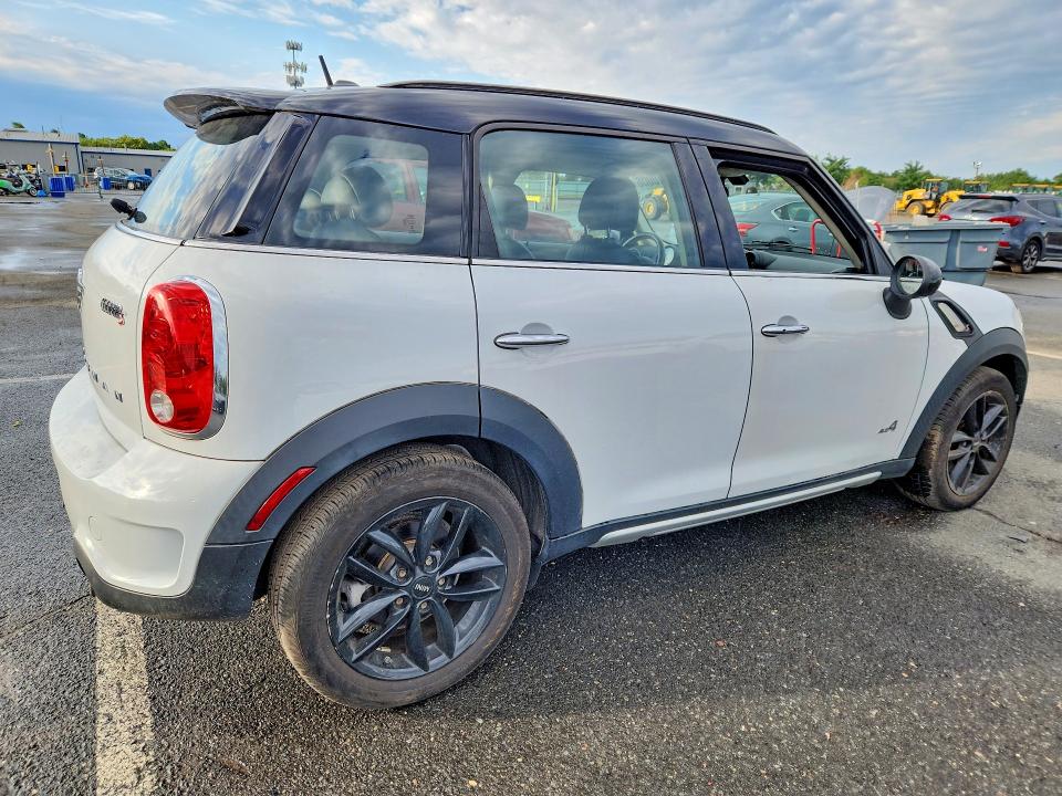 Foto 3 de la subasta – 2016 MINI COOPER con VIN WMWZC5C53GWU21976