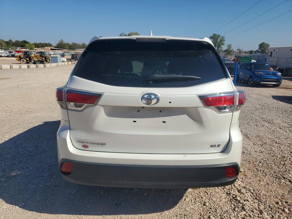 Photo 6 from auction – 2015 TOYOTA HIGHLANDER with VIN 5TDKKRFH9FS088122