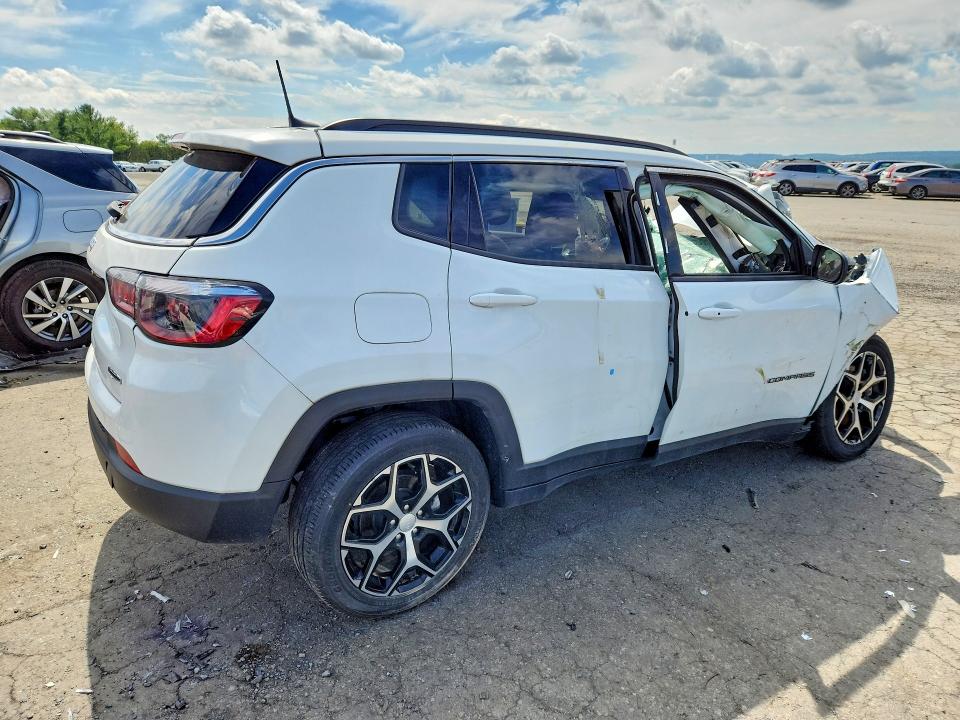 Zdjęcie 3 z aukcji – 2024 JEEP COMPASS z VIN 3C4NJDBN3RT598863