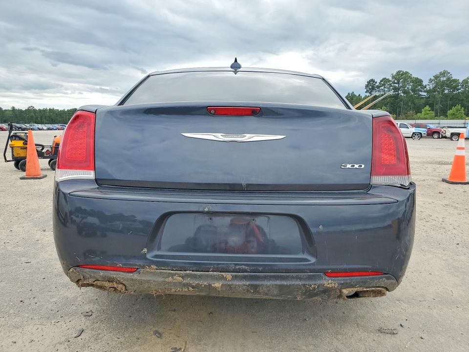 Foto 6 de la subasta – 2019 CHRYSLER 300 con VIN 2C3CCAAG5KH565157