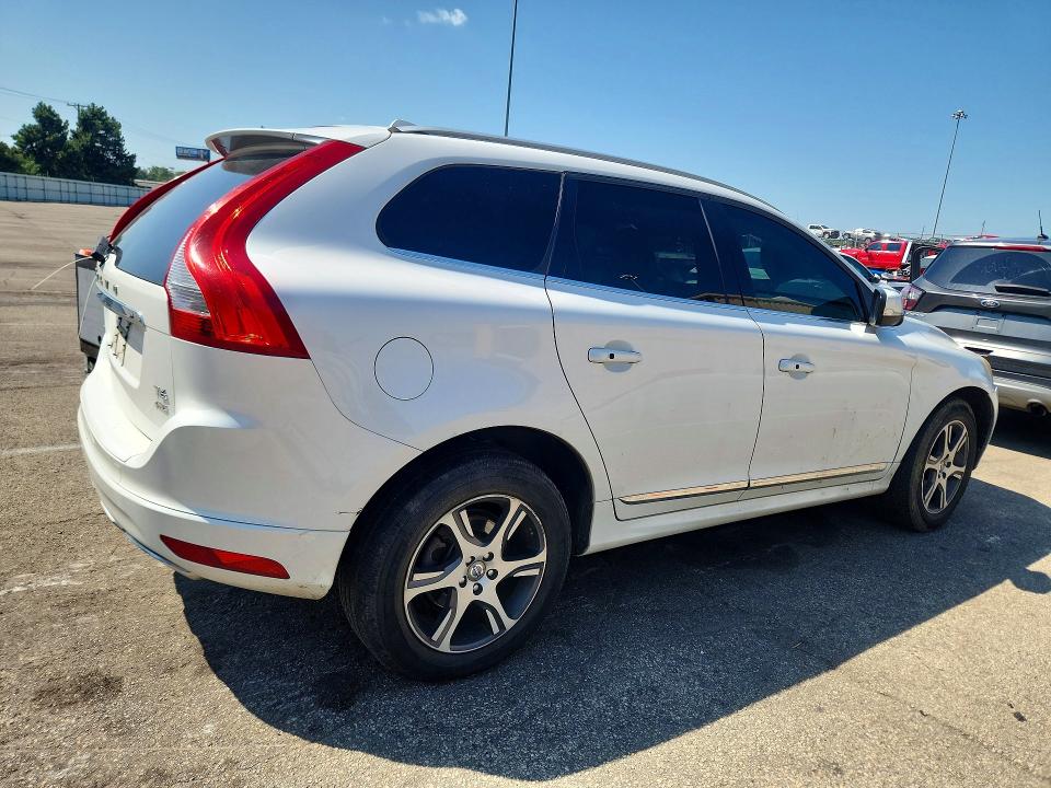 Photo 3 from auction – 2015 VOLVO XC60 with VIN YV4902RC8F2563064