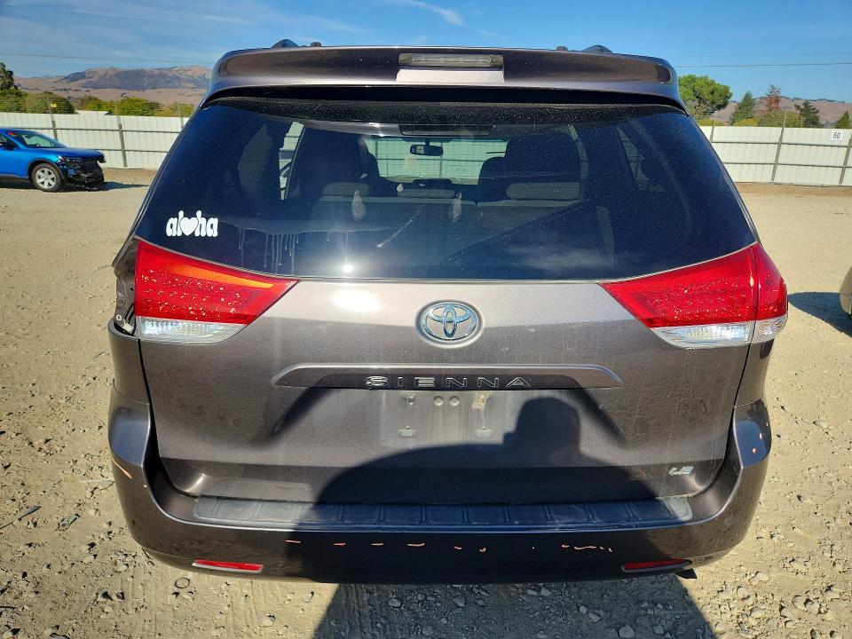Photo 6 from auction – 2011 TOYOTA SIENNA with VIN 5TDKK3DC5BS160240