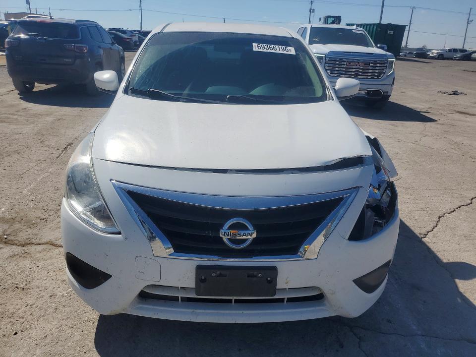Снимка 5 от търг – 2017 NISSAN VERSA с VIN 3N1CN7AP2HK455832