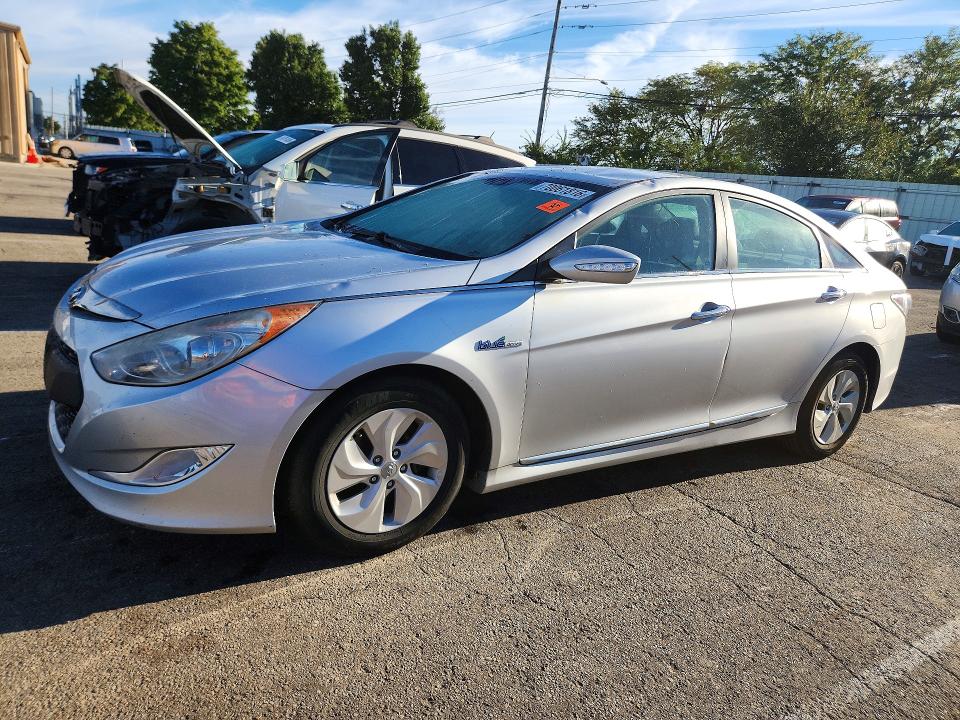 HYUNDAI SONATA 2013 with VIN KMHEC4A41DA088607 - Photo from auction