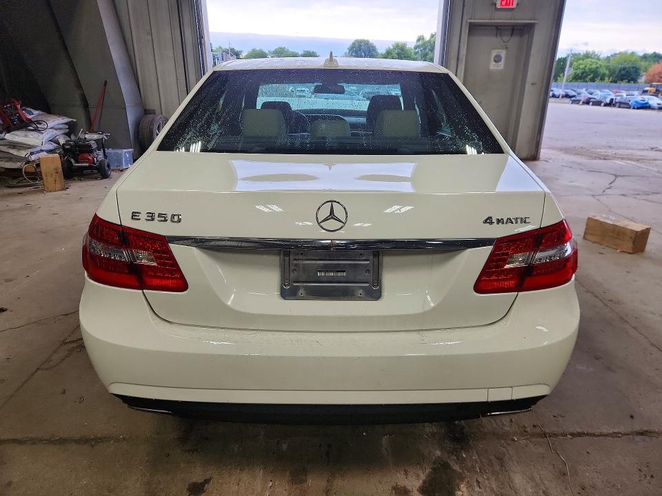 Photo 6 from auction – 2011 MERCEDES-BENZ E with VIN WDDHF8HB7BA383962