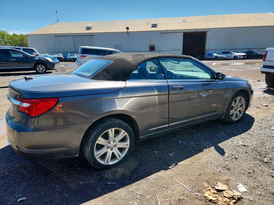 Photo 3 from auction – 2014 CHRYSLER 200 with VIN 1C3BCBEG1EN163952