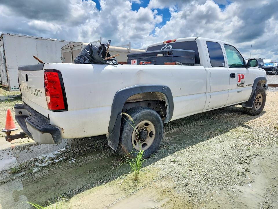 Photo 3 from auction – 2004 CHEVROLET SILVERADO with VIN 1GCHC29U14E325289