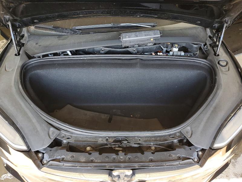 Фото 12 с аукциона – 2019 TESLA MODEL X с VIN 5YJXCAE20KF161376
