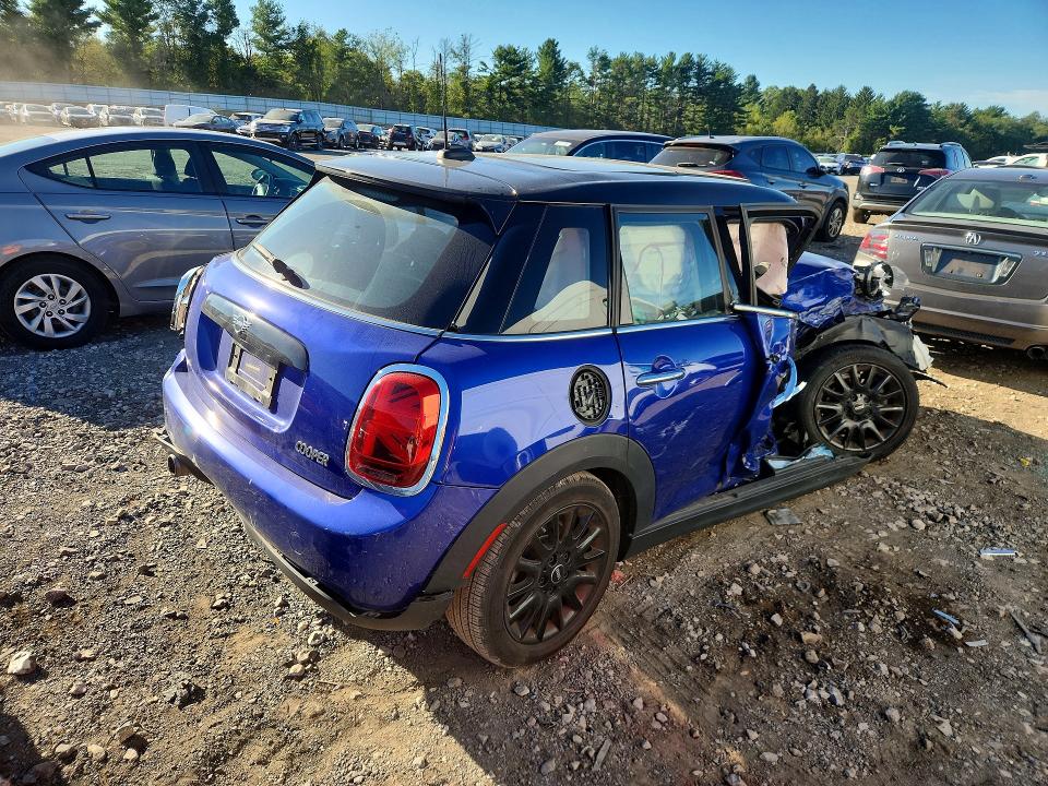 صورة رقم 3 من المزاد - 2021 MINI COOPER مع VIN WMWXU7C0XM2P12952