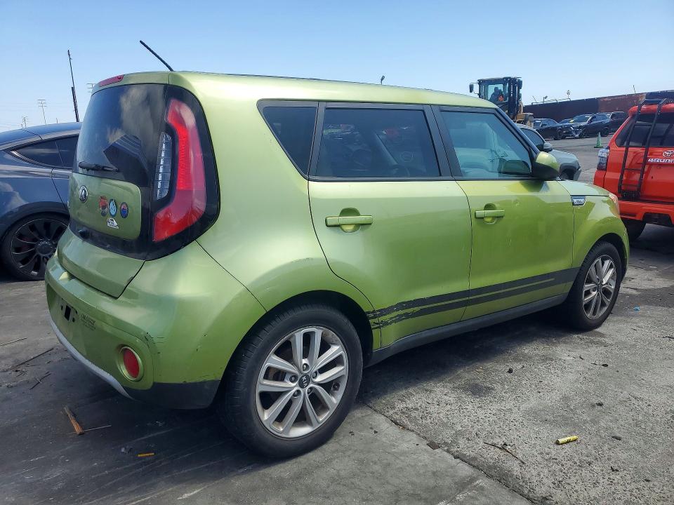 Photo 3 from auction – 2018 KIA SOUL with VIN KNDJP3A58J7888274