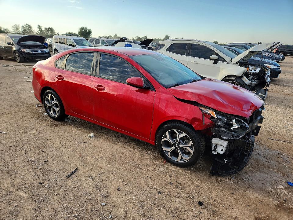 Foto 4 de la subasta – 2021 KIA FORTE con VIN 3KPF24AD0ME289049