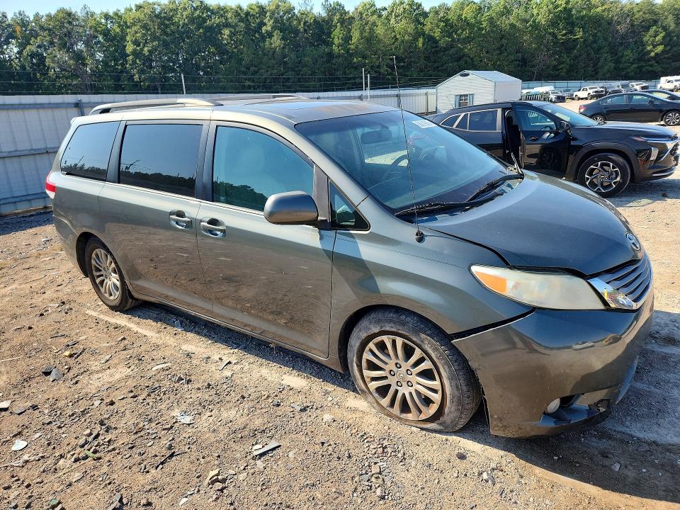 Photo 4 from auction – 2012 TOYOTA SIENNA with VIN 5TDYK3DC3CS266391