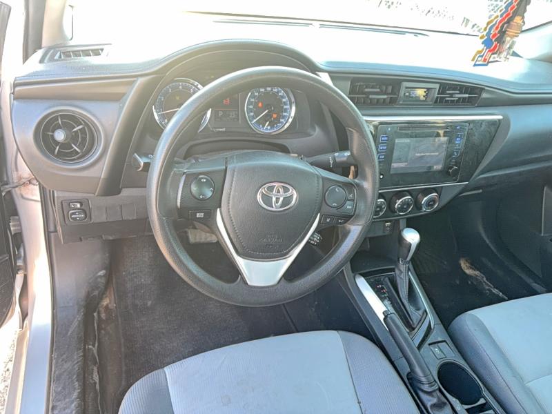 Снимка 9 от търг – 2018 TOYOTA COROLLA с VIN 2T1BURHE9JC076471