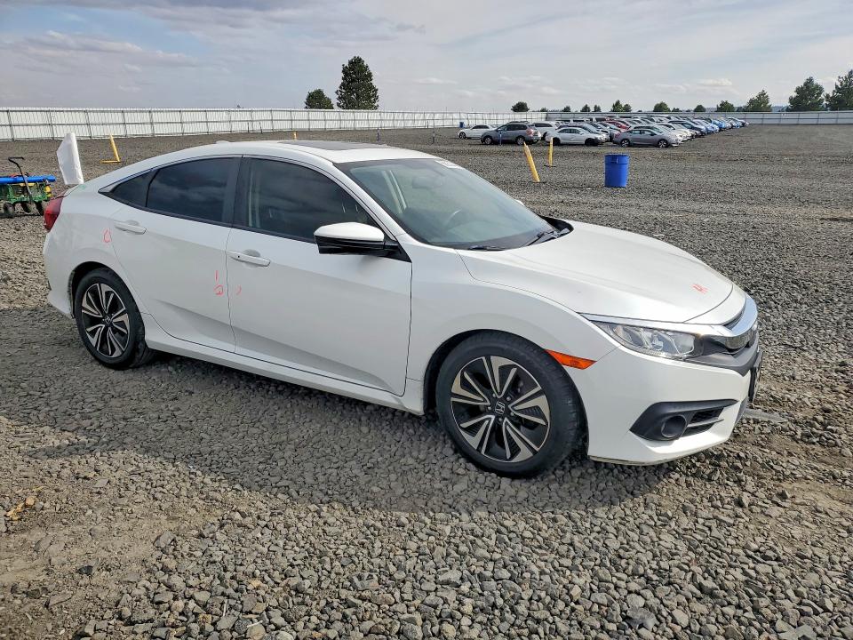 Photo 4 from auction – 2018 HONDA CIVIC with VIN JHMFC1F7XJX014863