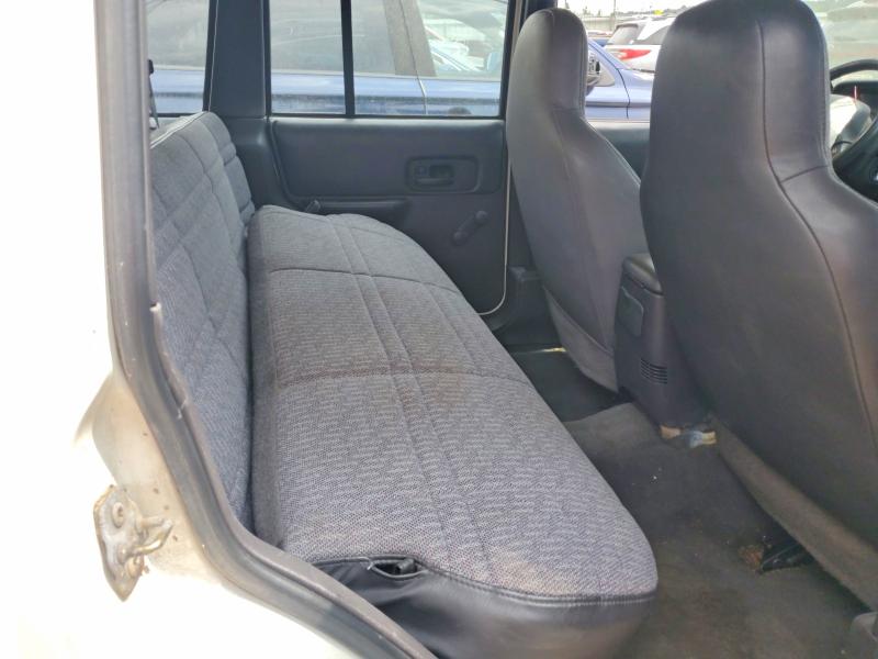 Photo 11 from auction – 1999 JEEP CHEROKEE with VIN 1J4FF28S8XL647789