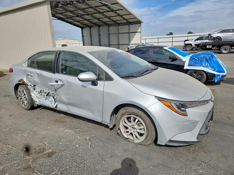 Photo 4 from auction – 2022 TOYOTA COROLLA with VIN JTDEAMDE8N3005775