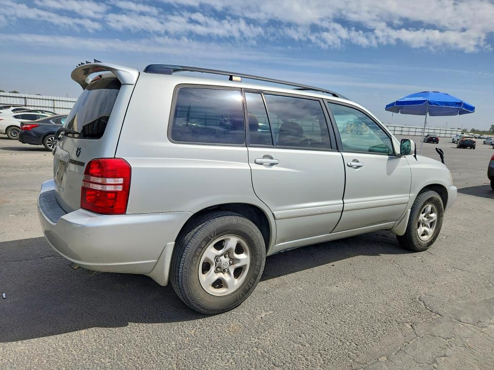 Photo 3 from auction – 2003 TOYOTA HIGHLANDER with VIN JTEGD21A130060763