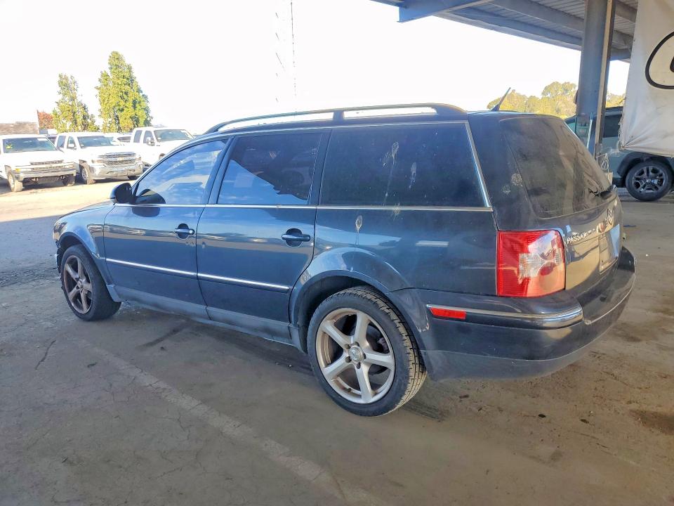 Photo 2 from auction – 2005 VOLKSWAGEN PASSAT with VIN WVWWU63B05E129879