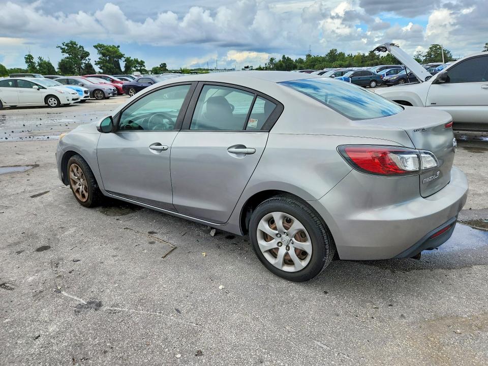 Photo 2 from auction – 2011 MAZDA 3 with VIN JM1BL1UFXB1498306