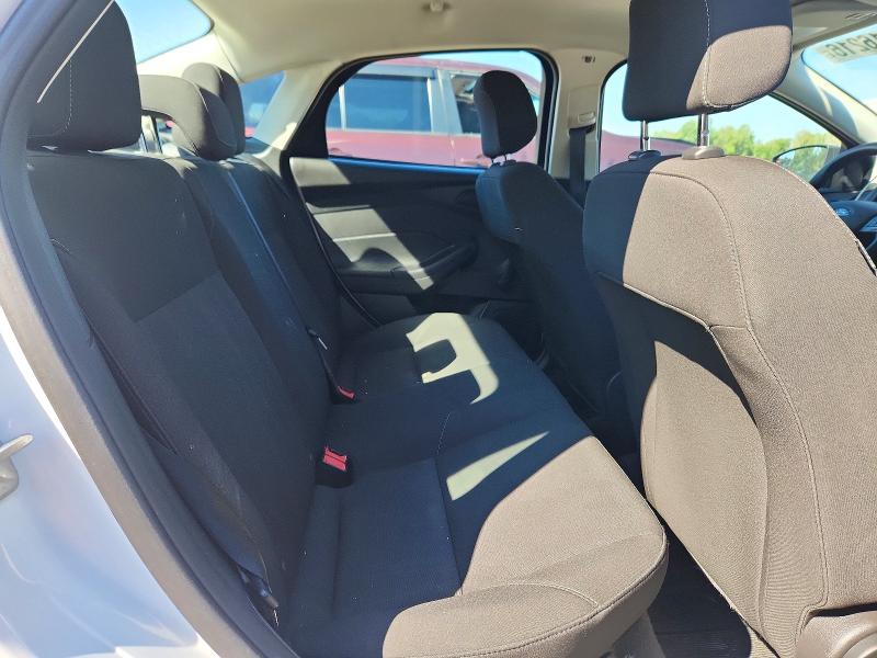 Photo 10 from auction – 2015 FORD FOCUS with VIN 1FADP3E20FL309747