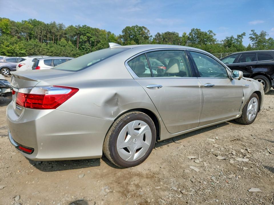 Photo 3 from auction – 2014 HONDA ACCORD with VIN JHMCR5F72EC000316