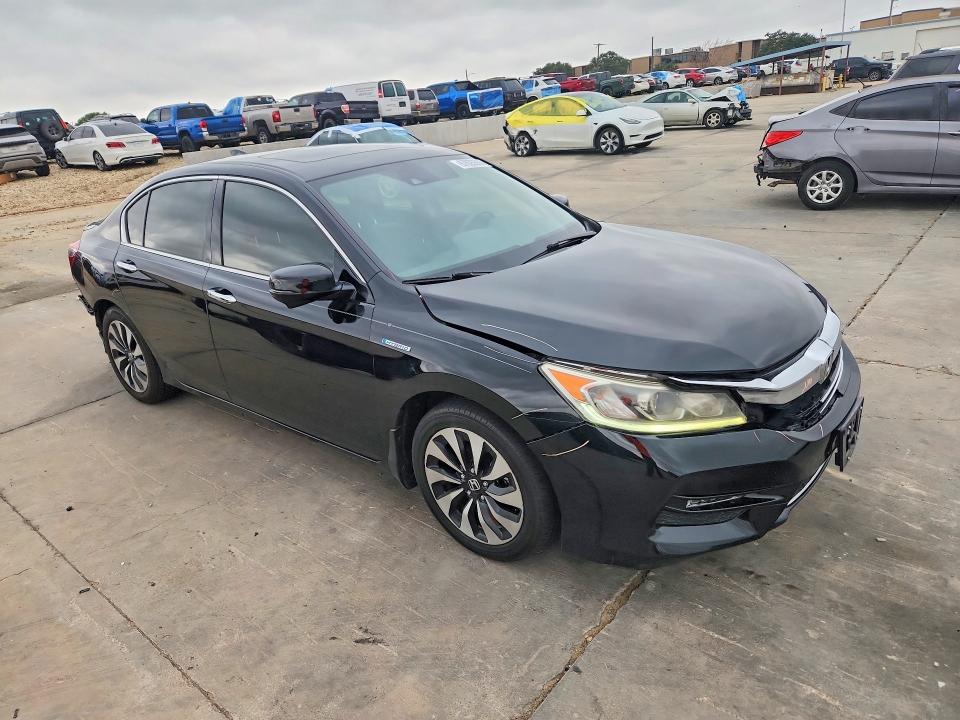 Photo 4 from auction – 2017 HONDA ACCORD with VIN JHMCR6F56HC031156