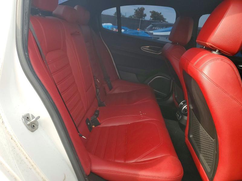 Photo 10 from auction – 2022 ALFA ROMEO GIULIA with VIN ZARFANAN4N7660481