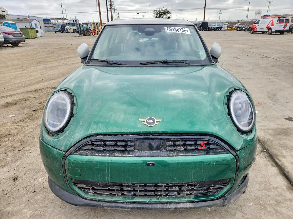 Фото 5 с аукциона – 2025 MINI COOPER с VIN WMW23GD02S2W33784