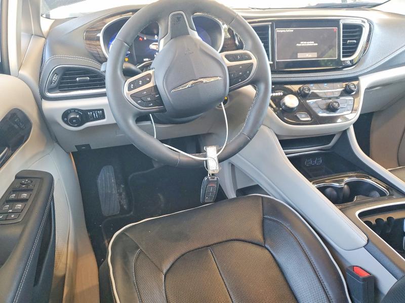 Photo 8 from auction – 2023 CHRYSLER PACIFICA with VIN 2C4RC1S76PR632323