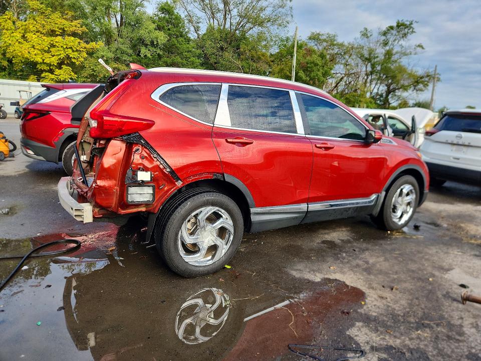 Снимка 3 от търг – 2018 HONDA CR-V с VIN 2HKRW2H91JH609266