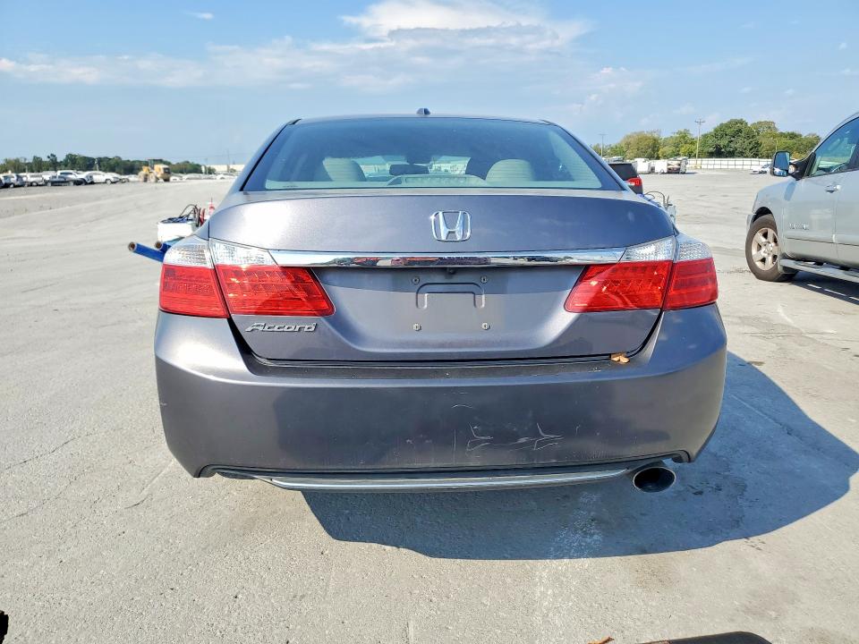 Photo 6 from auction – 2015 HONDA ACCORD with VIN 1HGCR2F85FA263293