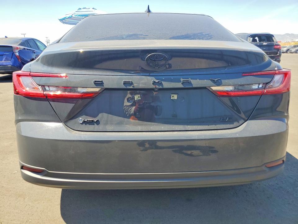 Zdjęcie 6 z aukcji – 2025 TOYOTA CAMRY z VIN 4T1DAACK6SU136741