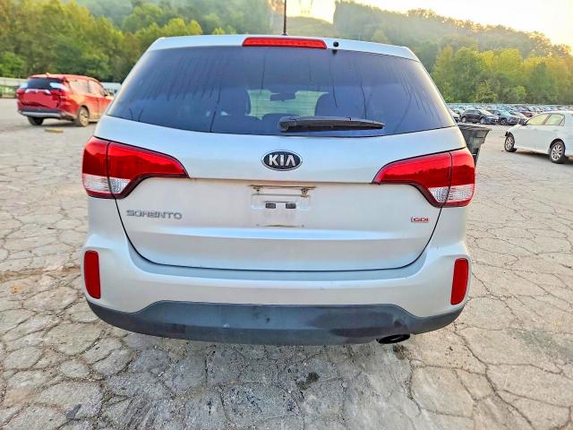 Photo 6 from auction – 2014 KIA SORENTO with VIN 5XYKTCA6XEG543474