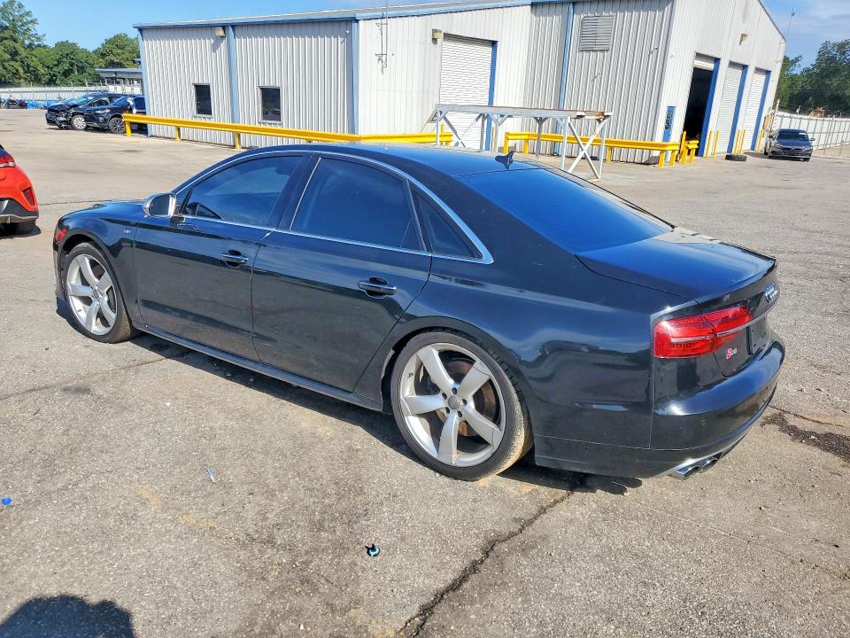 Foto 2 de la subasta – 2015 AUDI S8 con VIN WAUK2AFD9FN014426