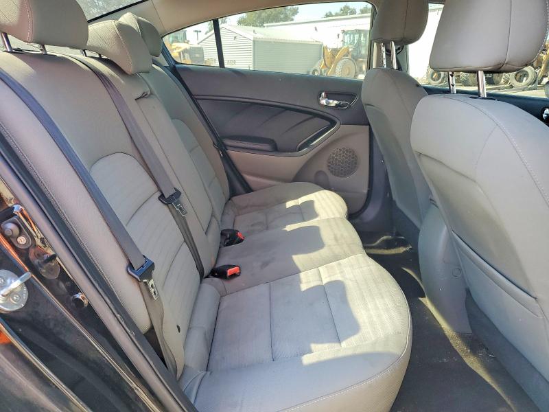 Photo 10 from auction – 2015 KIA FORTE with VIN KNAFX4A87F5357072