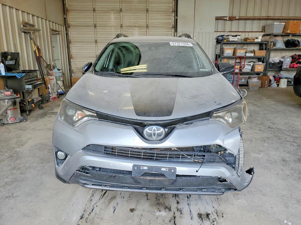 Photo 5 from auction – 2018 TOYOTA RAV4 with VIN 2T3RFREVXJW795750