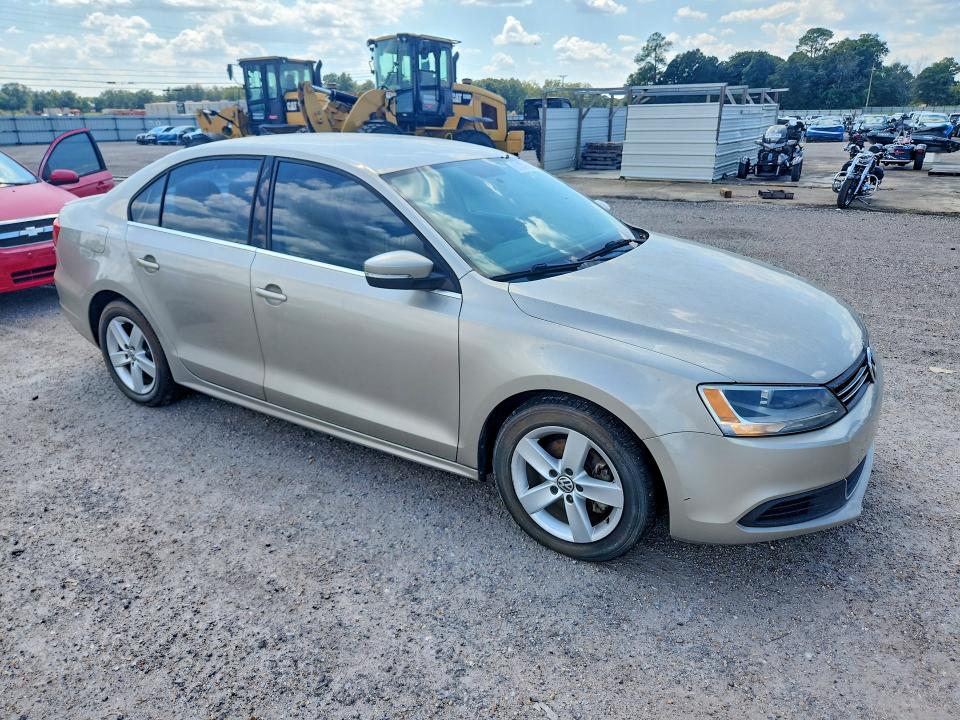 Photo 4 from auction – 2013 VOLKSWAGEN JETTA with VIN 3VWLL7AJ4DM203218