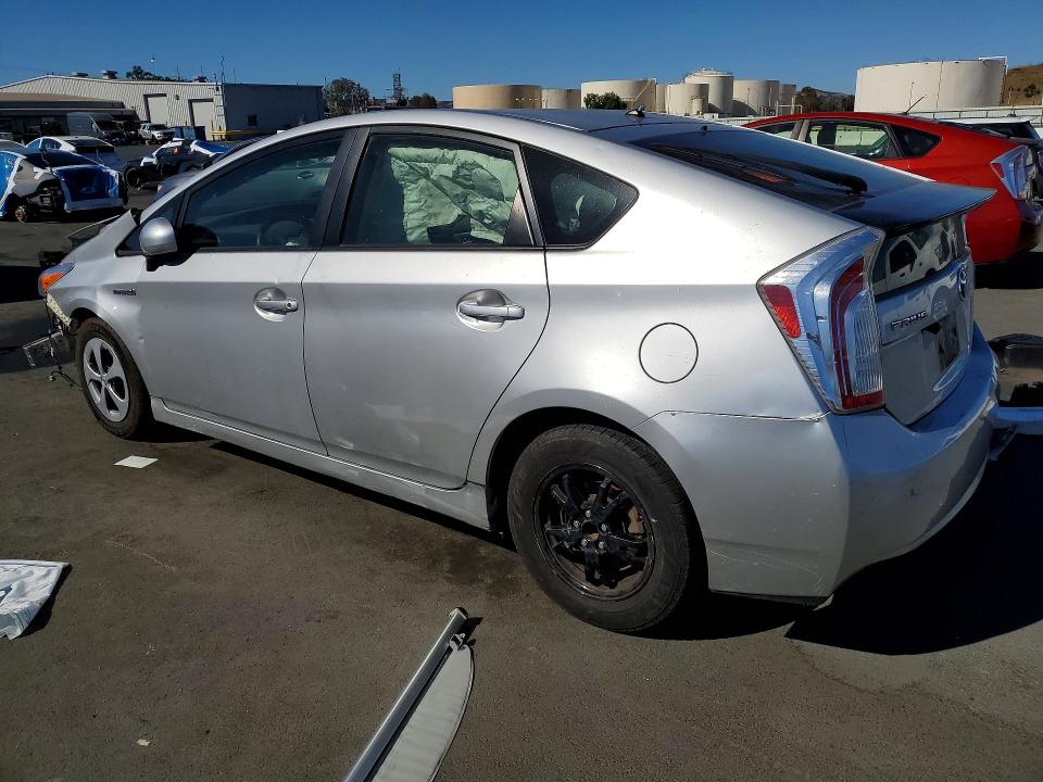 Photo 2 from auction – 2014 TOYOTA PRIUS with VIN JTDKN3DU4E0382890