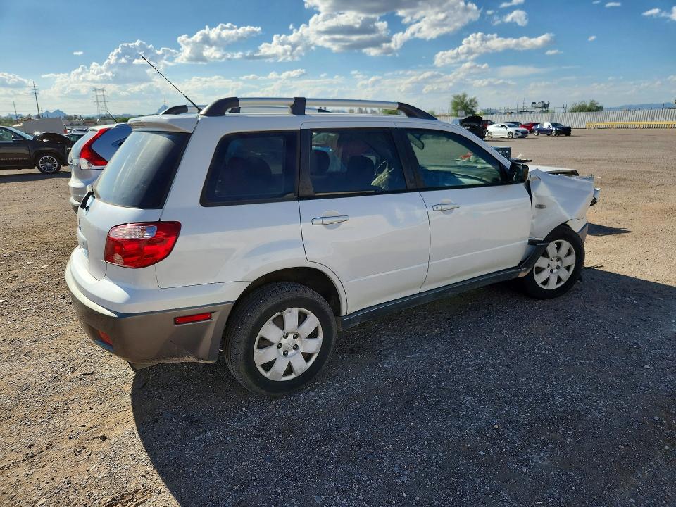Photo 3 from auction – 2005 MITSUBISHI OUTLANDER with VIN JA4LX31F05U024046