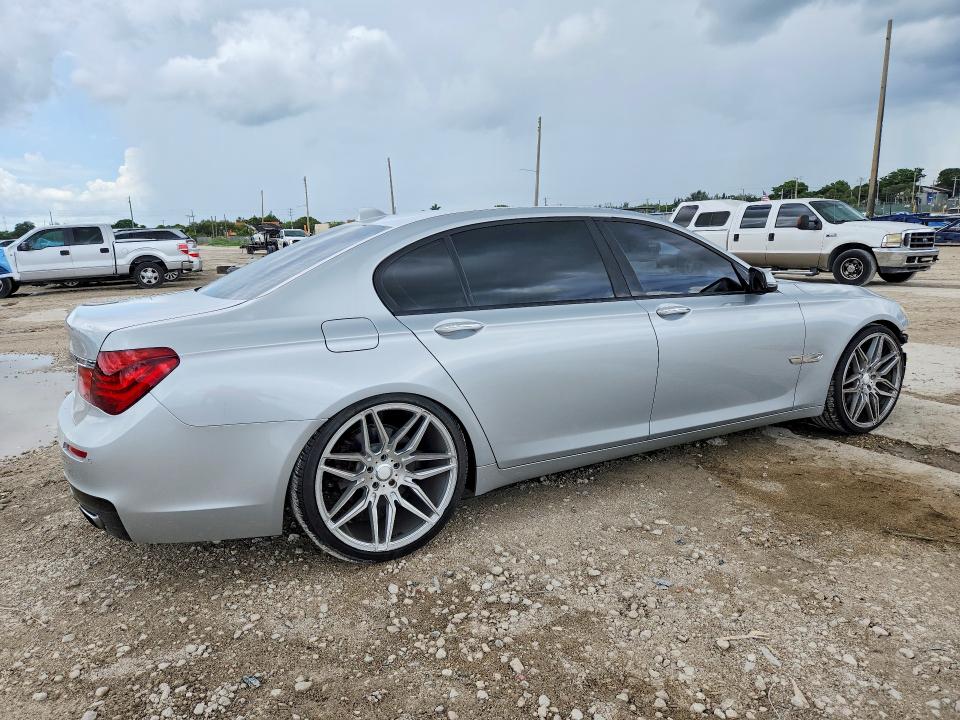 Photo 3 from auction – 2014 BMW 740 with VIN WBAYE4C50ED138749