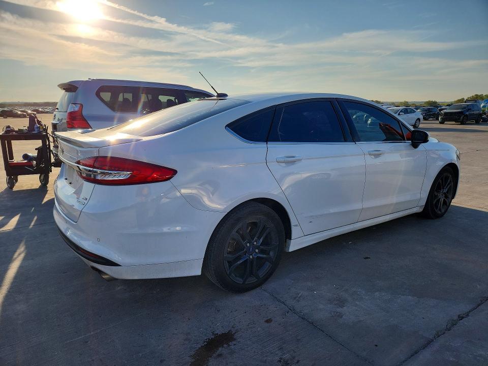 Photo 3 from auction – 2018 FORD FUSION with VIN 3FA6P0HD9JR127303