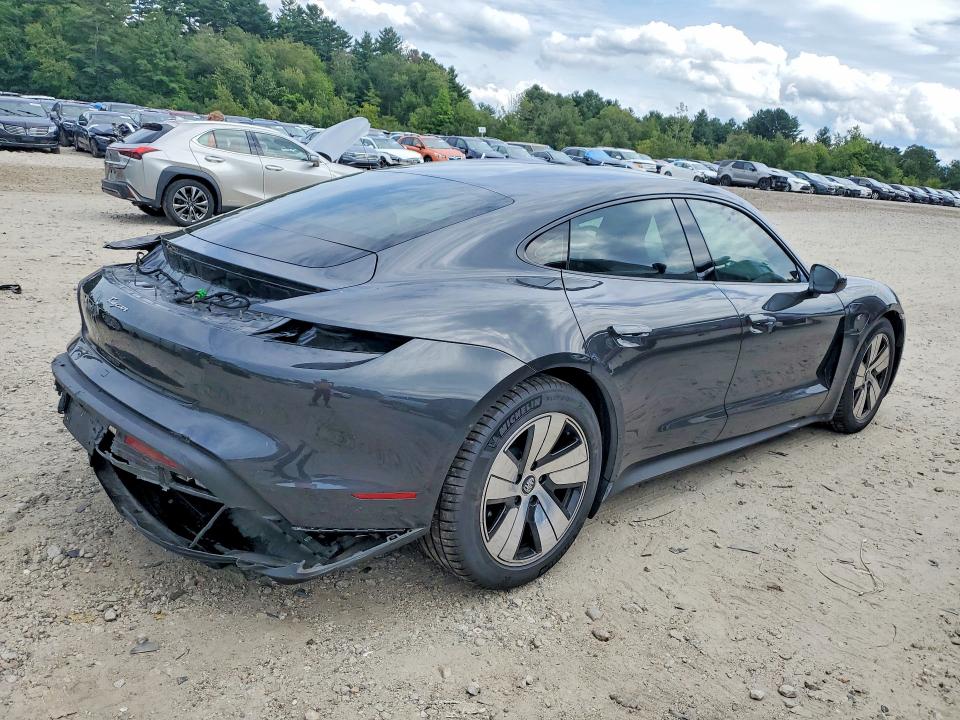 Photo 3 from auction – 2022 PORSCHE TAYCAN with VIN WP0AA2Y16NSA10749