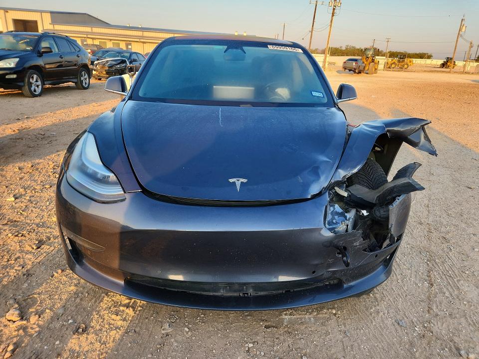 Снимка 5 от търг – 2018 TESLA MODEL 3 с VIN 5YJ3E1EA9JF031580