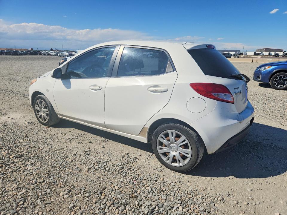 Photo 2 from auction – 2014 MAZDA MAZDA2 with VIN JM1DE1KY3E0185812