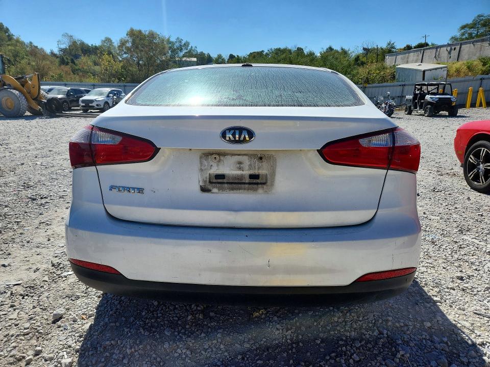 Снимка 6 от търг – 2015 KIA FORTE с VIN KNAFX4A67F5399370