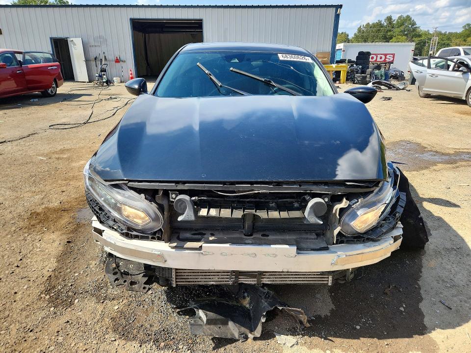 Photo 5 from auction – 2018 HONDA ACCORD with VIN 1HGCV1F44JA038830